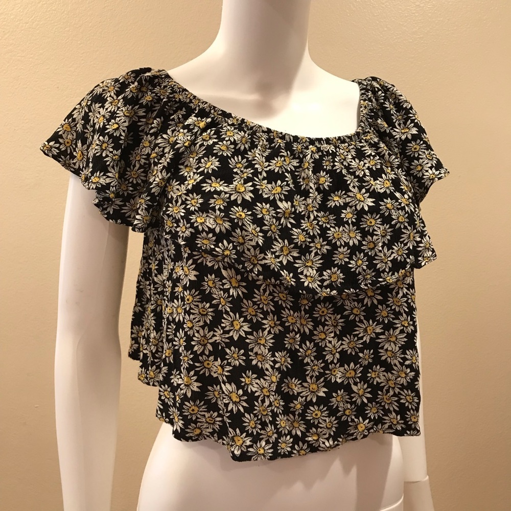 Forever 21 Daisy Prairie Crop Top Size Medium On Off Shoulder Cottage Country